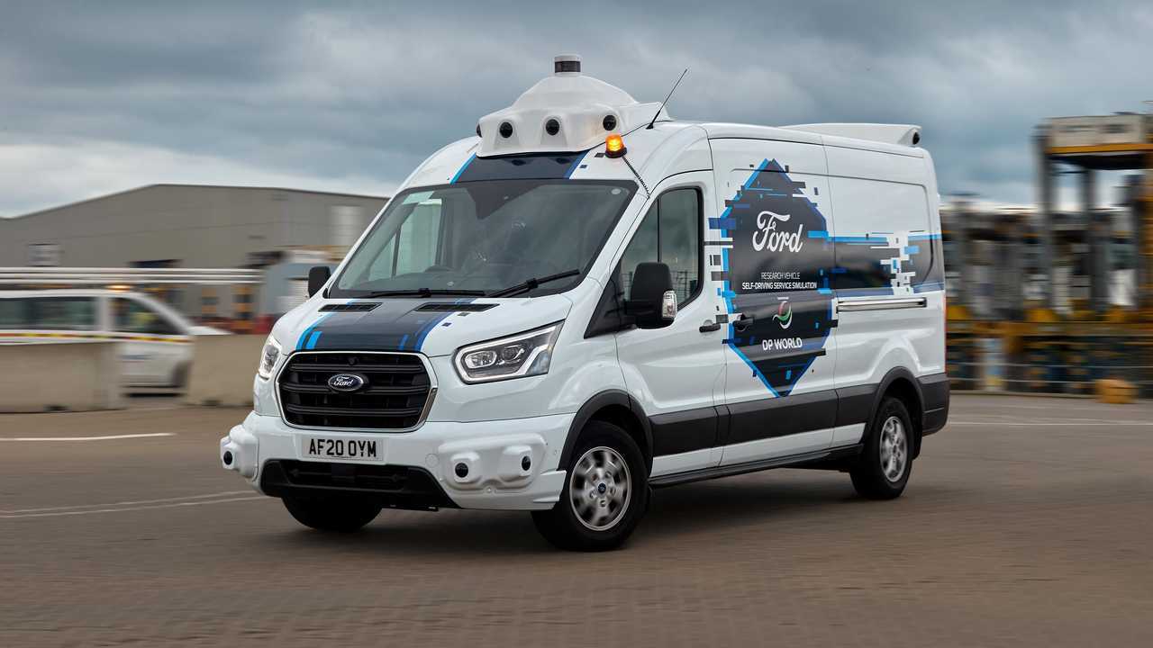Ford Transit a guida autonoma simulata al DP World London Getway