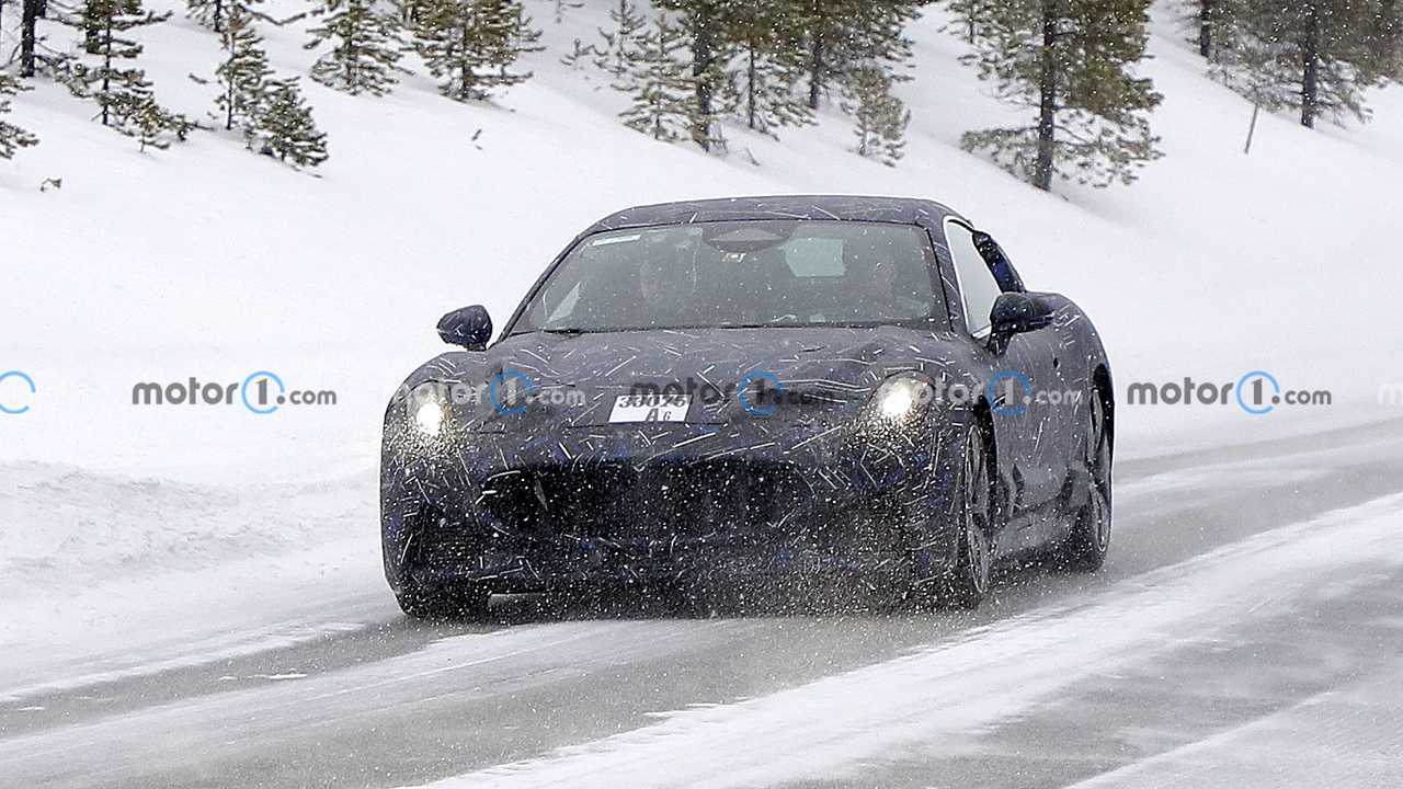 New Maserati GranTurismo spy photo front view
