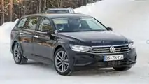 VW Passat (B9) erste Erlkönigbilder als 
