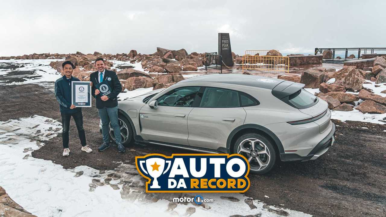 Porsche Taycan Cross Turismo, il video del record negli USA
