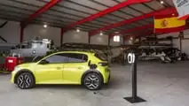 Presentación del  nuevo Peugeot E-208 en el 40º aniversario del 205