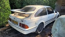 Ford Sierra RS Cosworth abandonado