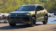 2026 Volkswagen Tiguan SEL R-Line esterno 7