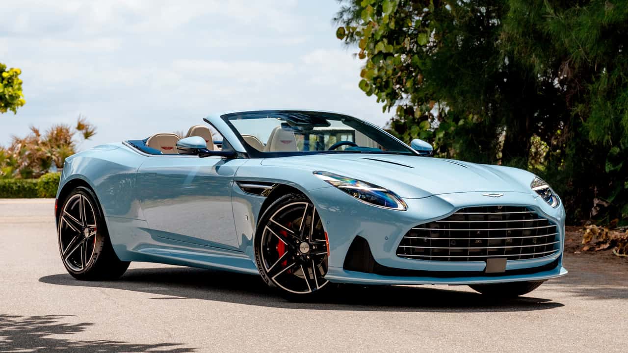 Aston Martin DB12 Volante Palm Beach Edition