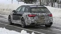 2020 Audi RS4 Avant lifting foto spia