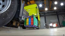 Crash testing di un camion elettrico Scania