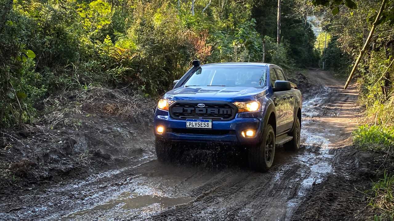 Comparativo: Ford Ranger Storm x Nissan Frontier Attack