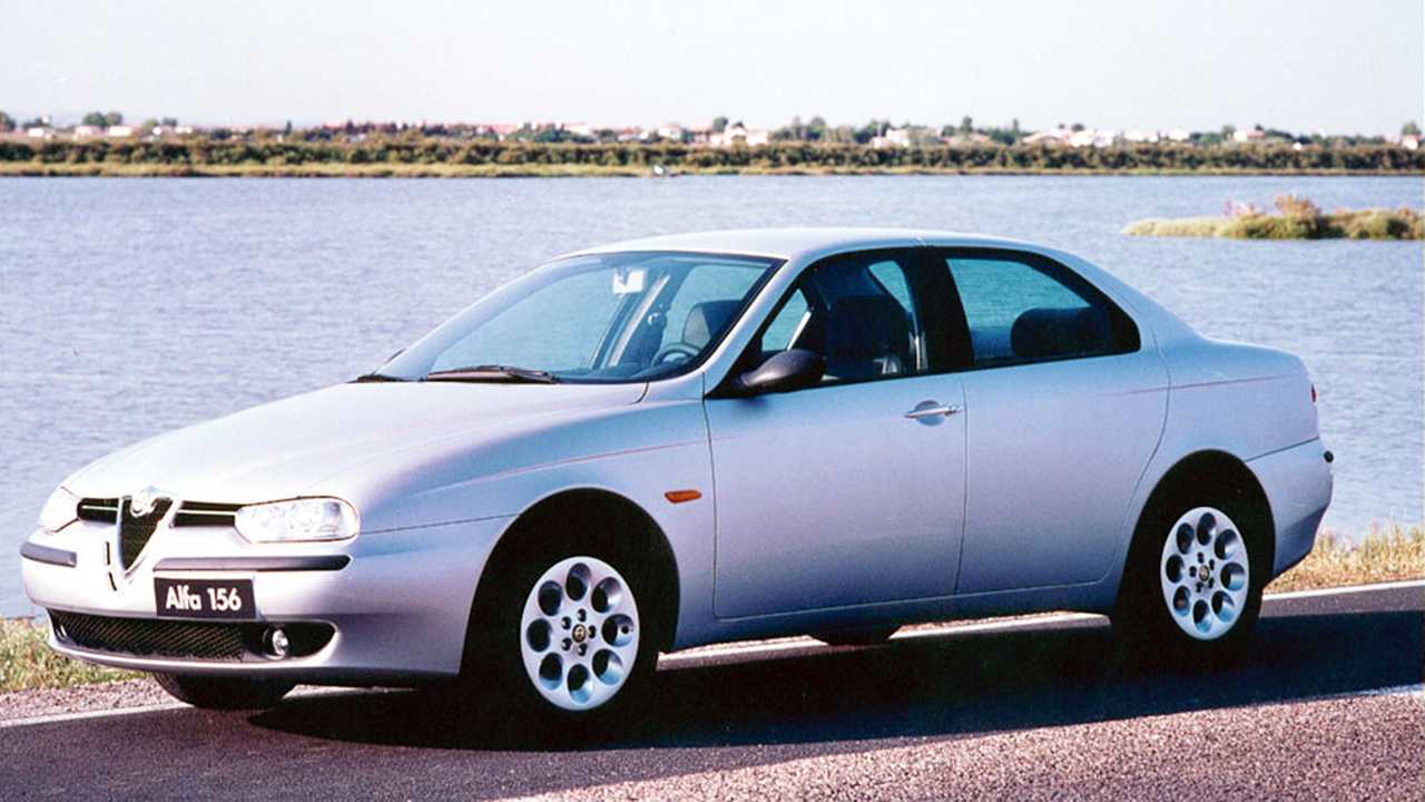 Nuova BMW Serie 4 Coupé vs Alfa Romeo Giulia, sfida di frontali