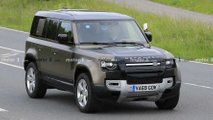 Land Rover Defender V8 Spy Photos