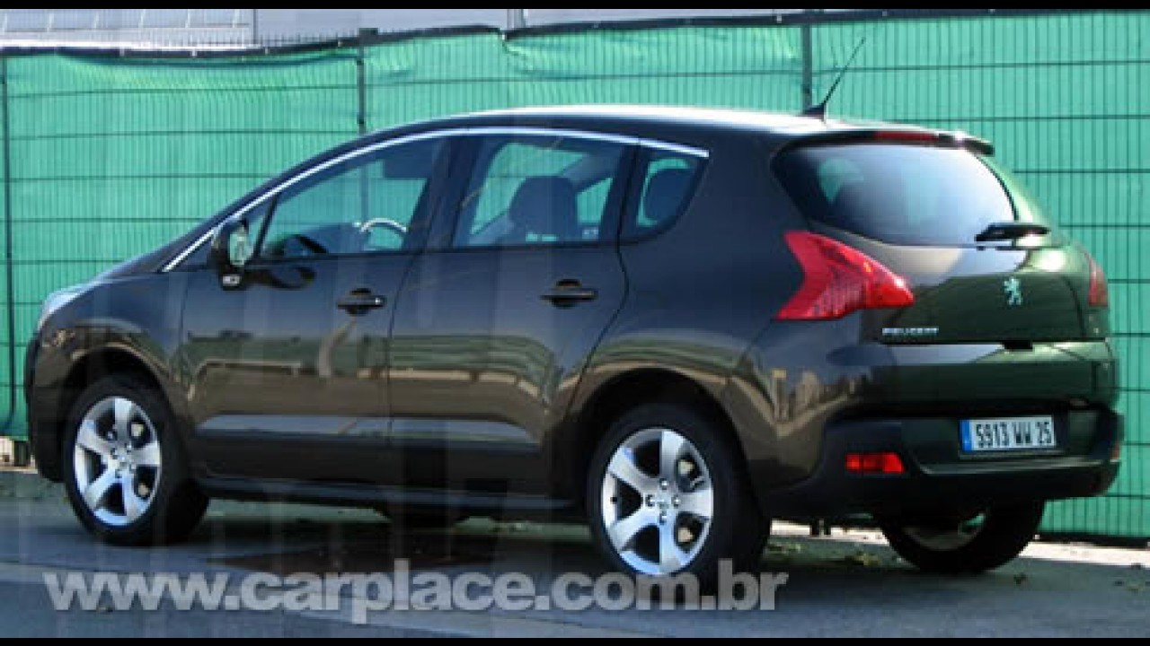 Novo Crossover Peugeot 3008 - Versão final é flagrada sem nenhum disfarce