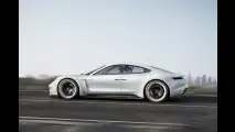 Porsche 600 Beygir Gücündeki Elektrikli Otomobili Mission E'yi Tanıttı