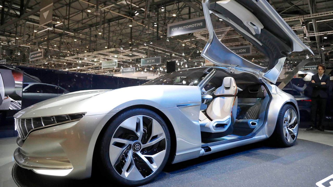 Pininfarina zeigt HK GT mit Flügeltüren