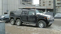 The six-wheeled Hummer: Annoying in any parking lot