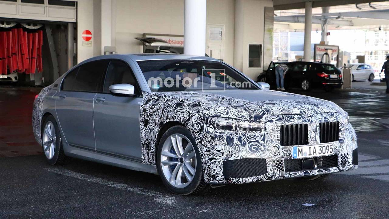 2019 BMW 7 Series Refresh Spy Photos