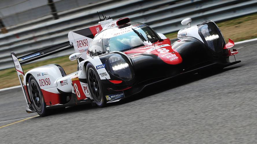 Fernando Alonso y Zack Brown