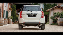 Mahindra XUV500 MY 2017 002