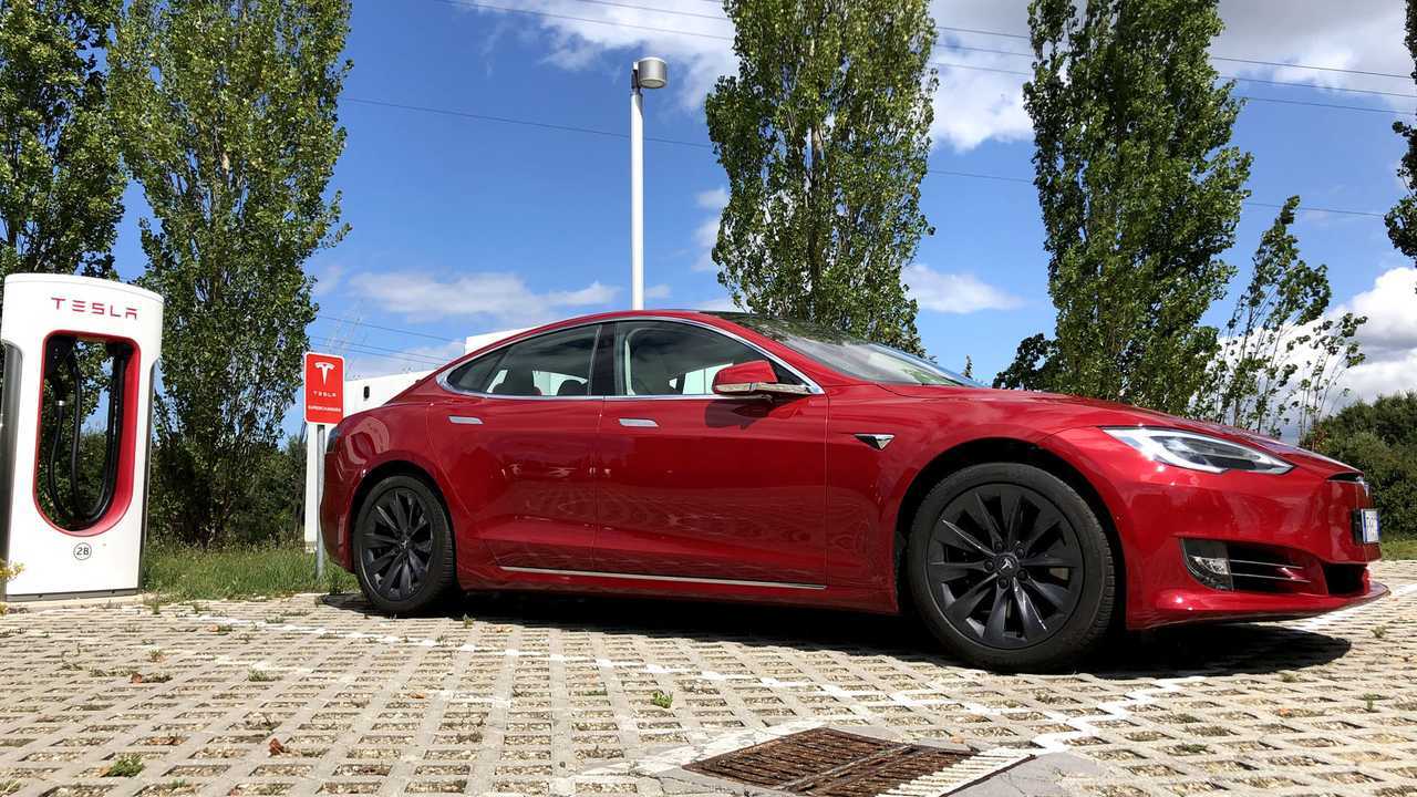 Tesla Model S Long Range, il viaggio da Milano a Roma