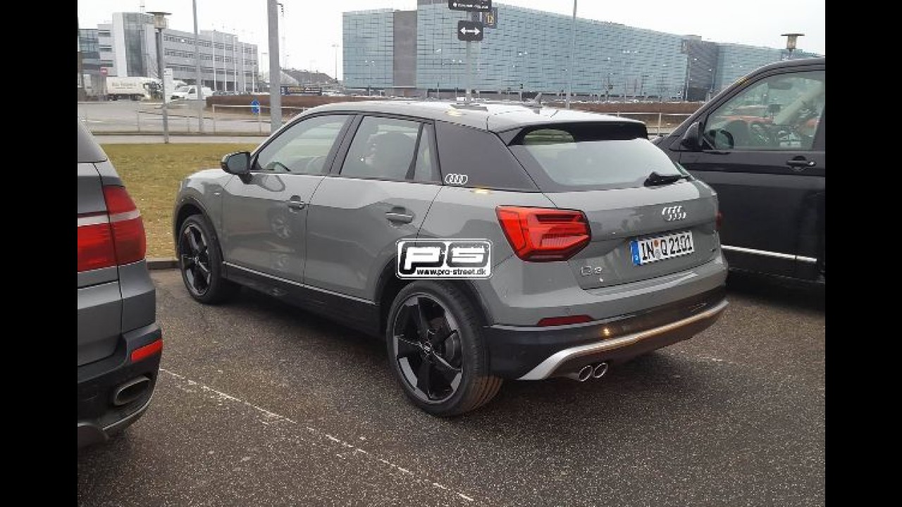Recém-apresentado, Audi Q2 com traje esportivo é clicado na rua pela 1ª vez