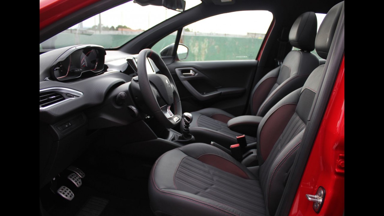 Peugeot lança novos 208 1.2 Puretech e 208 GT - veja preços