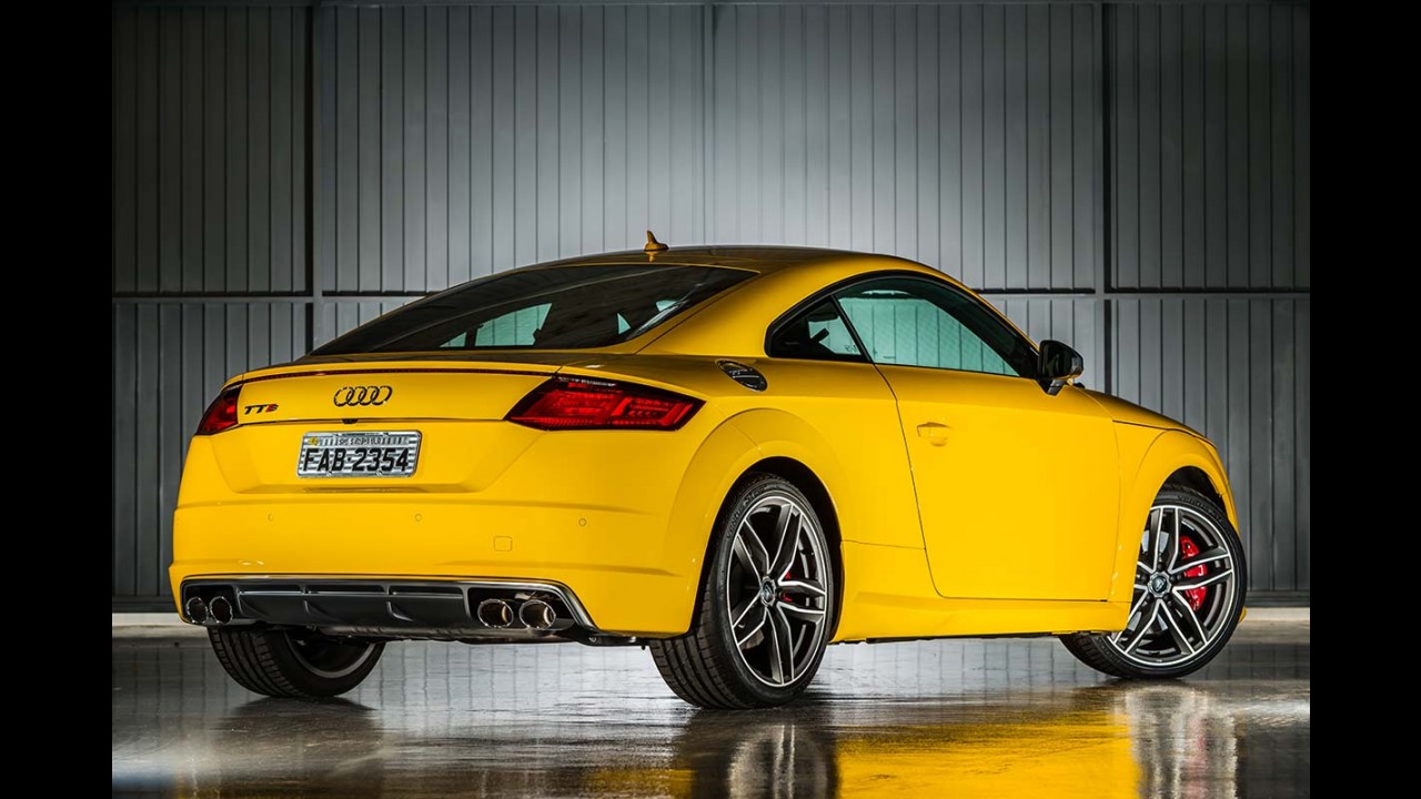 Teste CARPLACE: Audi TTS adiciona potência e tração na receita do cupê