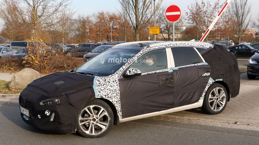 2017 Hyundai i30 CW spy photo