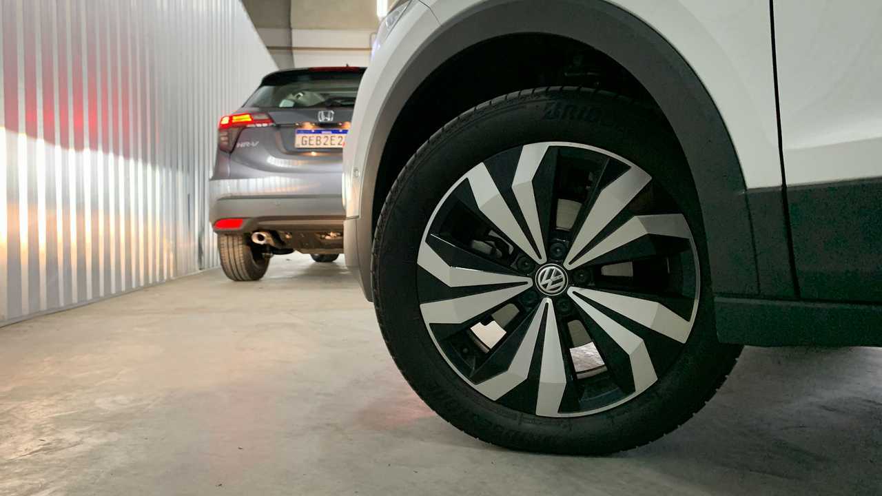 Comparativo: Honda HR-V Touring vs. VW T-Cross Highline
