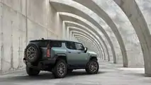 2024-GMC-HUMMER-EV-SUV-001