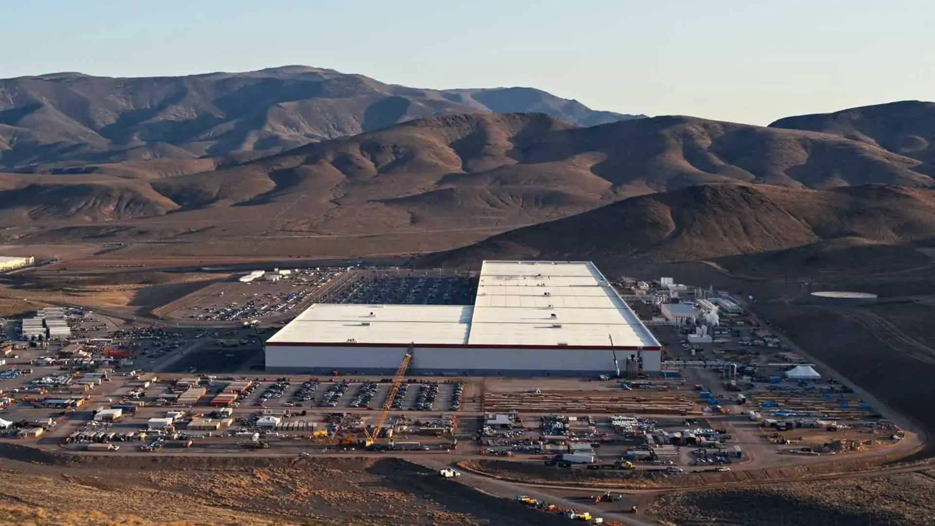 Tesla accelera su Semi e celle 4680 via all'espansione in Nevada