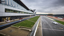 Jaguar XJR meets the XJR9-LM