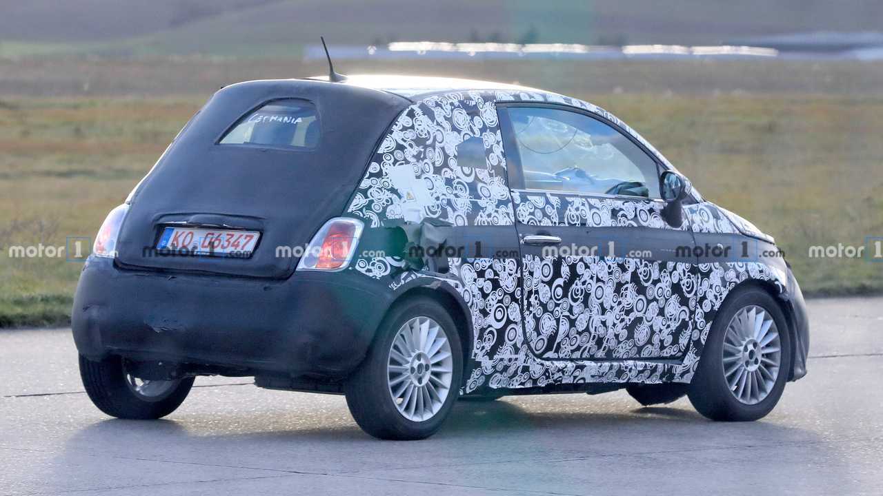 Fiat 500e prototype spy photo