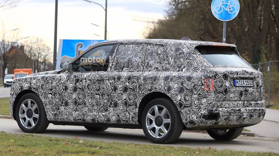 Rolls-Royce Cullinan spy photo