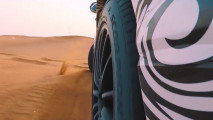 Lamborghini Urus, il video teaser nel deserto