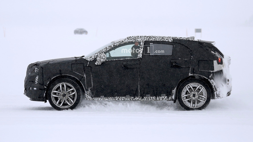 2019 Cadillac XT4 spy photo