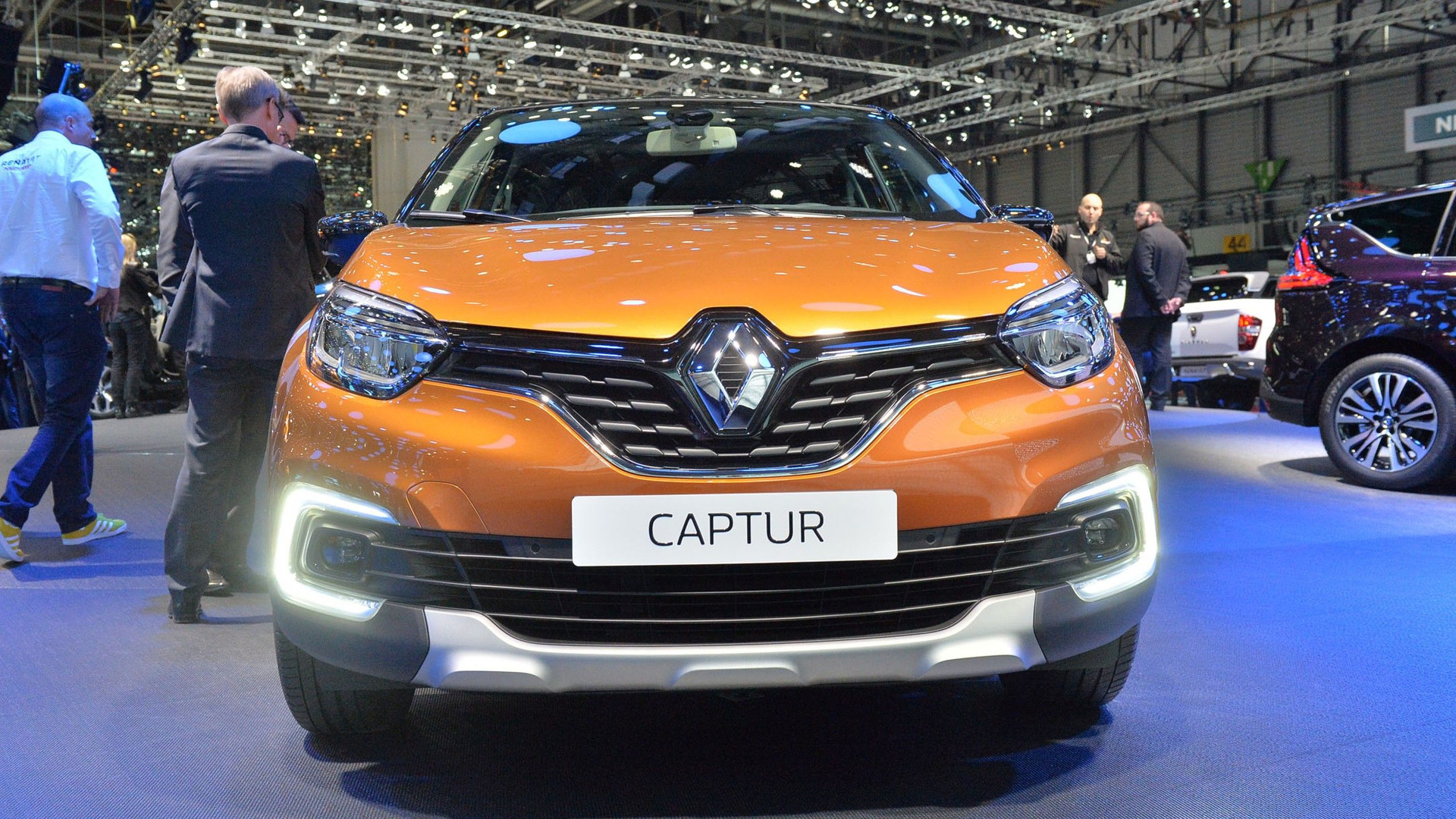 Renault Captur Interior 2017 Compared To The Competition - o1oj021