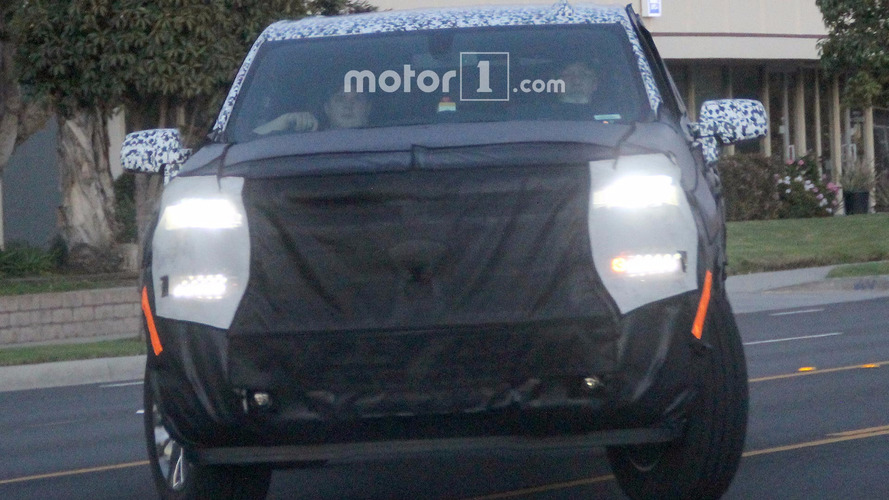 Chevrolet Silverado Spy Photos
