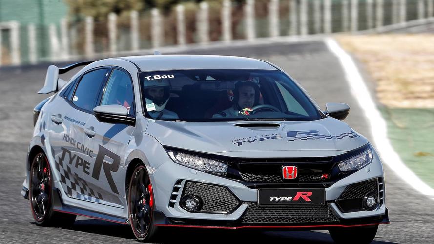 Honda Civic Type R y pilotos HRC