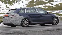 Skoda Superb facelift spy photo