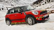 2012 Mini Countryman JCW teaser image - 13.12.2011