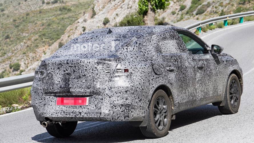 Renault Captur Coupe spy photo