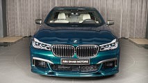 Boston Yeşili Rengindeki BMW M760Li
