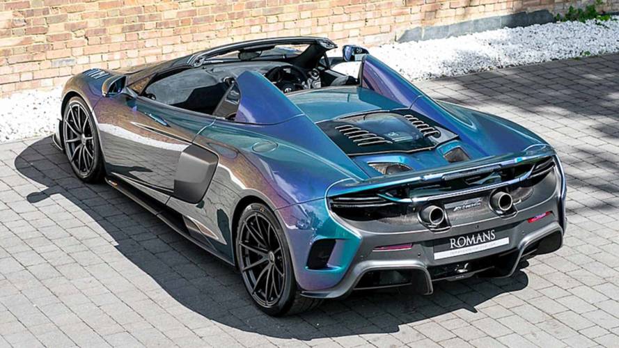 McLaren 675LT Spider con pintura especial MSO