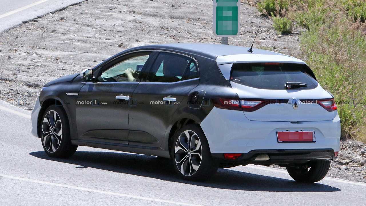 Photo espion Renault Megane hybride