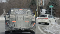 2016 / 2017 Chrysler Town & Country spy photo