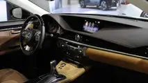 Makyajlı Lexus ES