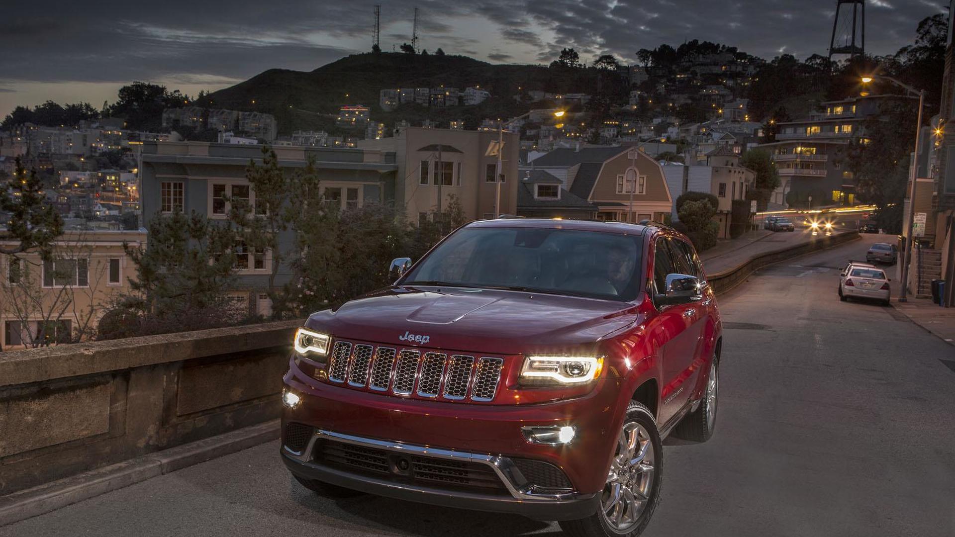 https://cdn.motor1.com/images/mgl/4mQrK/s6/2014-499572-2015-jeep-grand-cherokee1.jpg