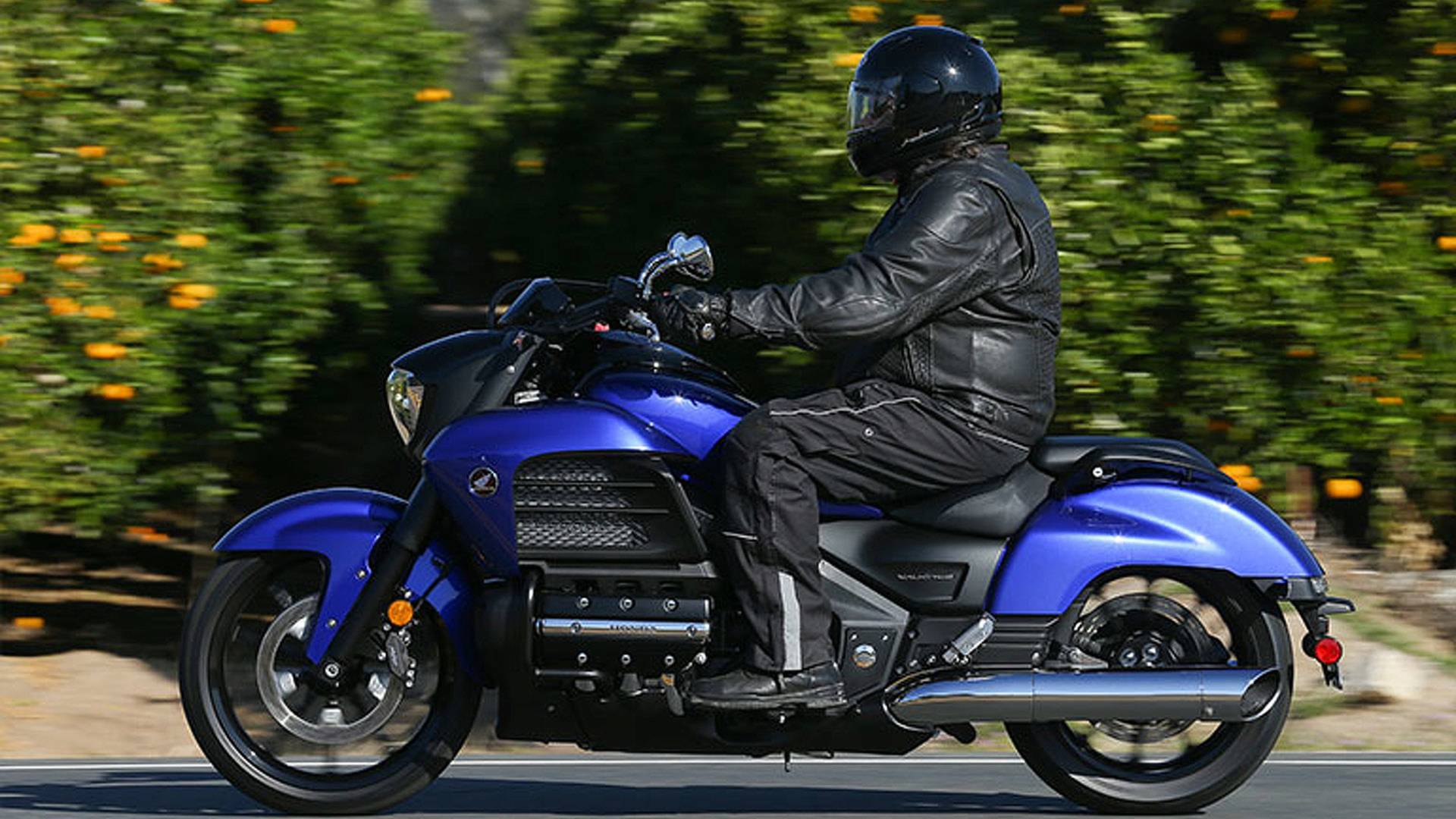 Review: 2014 Honda Gold Wing Valkyrie | RideApart.com Photos