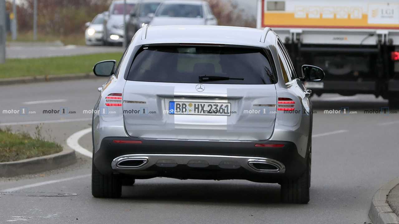 Mercedes E-Class All-Terrain facelift spy photo