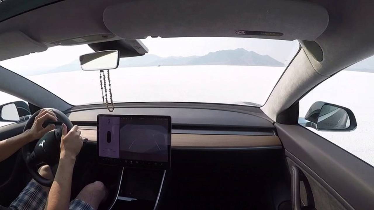 Tesla Model 3 maksimum sürat
