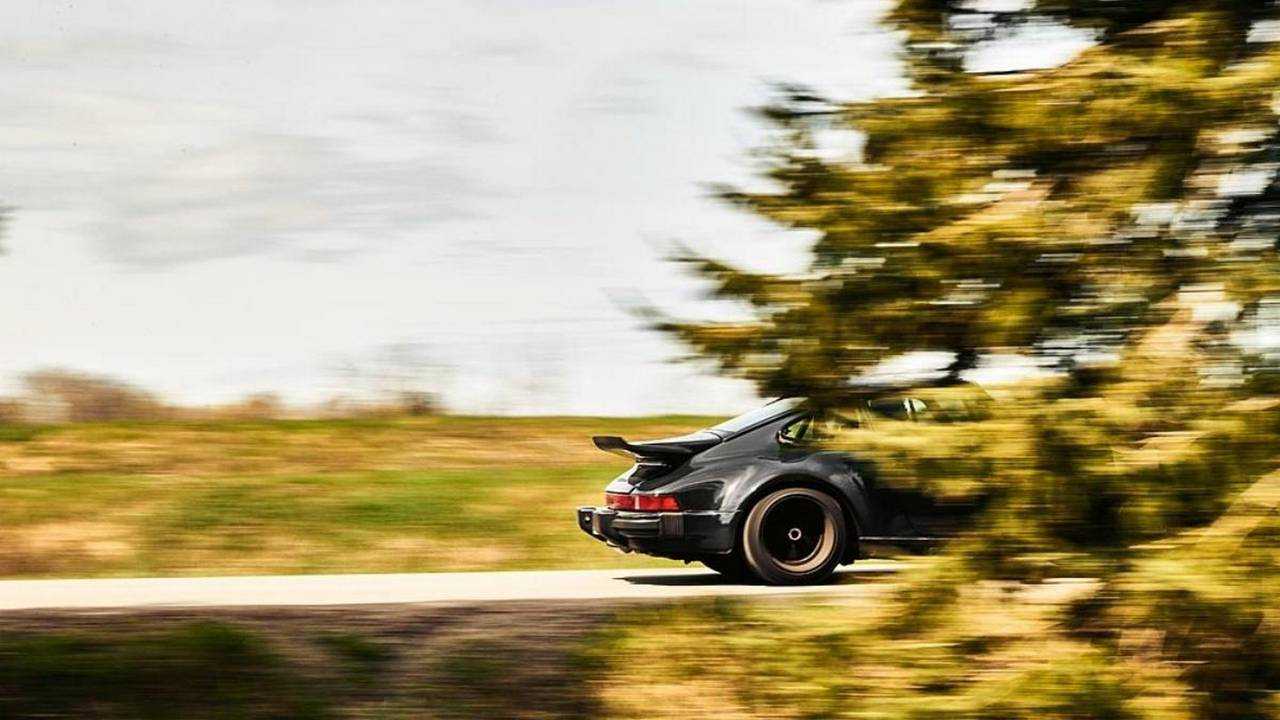 Porsche 930 by Lanzante