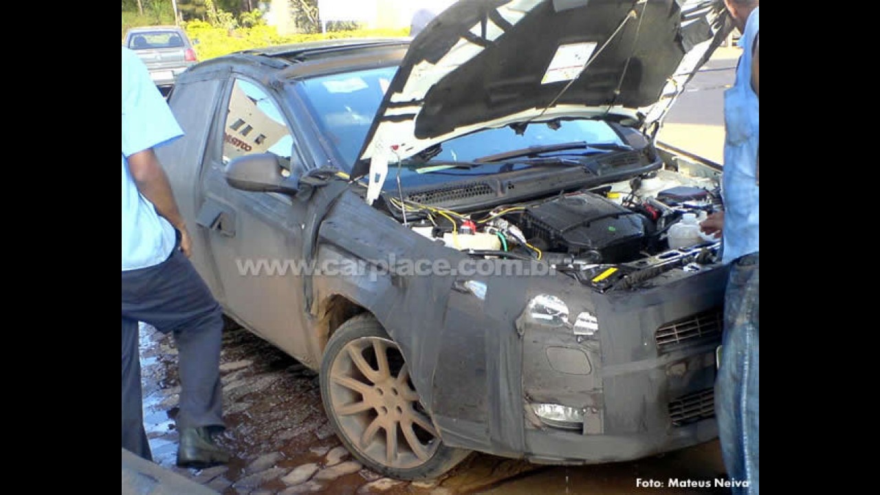 Segredo: Leitor flagra o Novo Fiat Bravo em testes no Brasil e seu motor "quente"